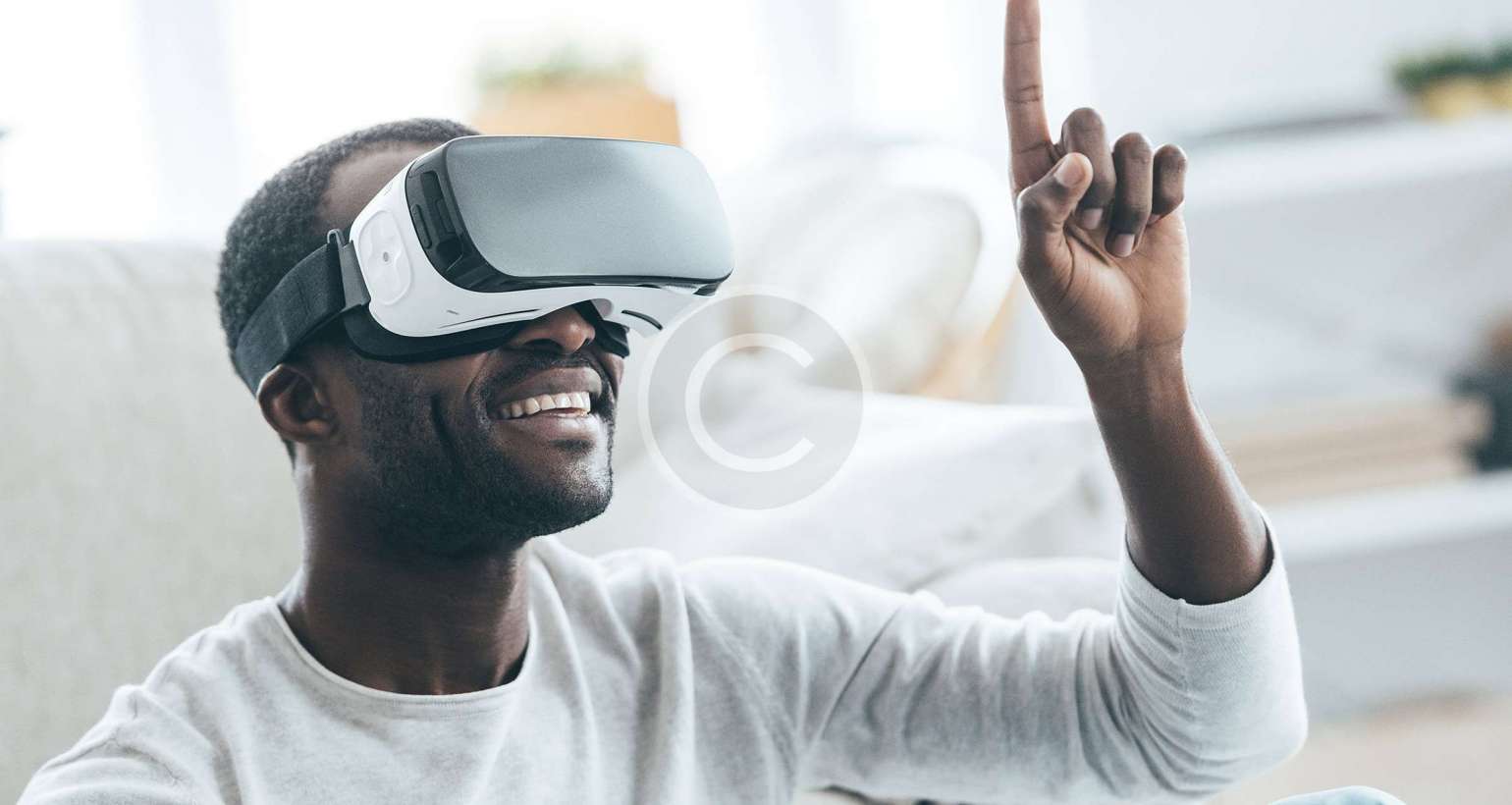 Advantages & Disadvantages of Virtual Reality